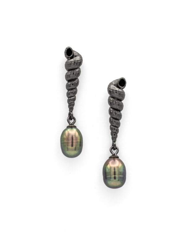 OLLE BLACK PEARL EARRINGS - Image 3