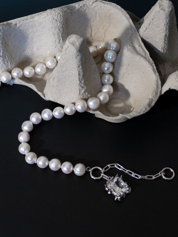 GRAND KYENAY PEARL NECKLACE WITH CLEAR GEM - Image 4